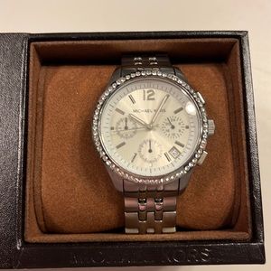 Michael Kors watch in Silver.
